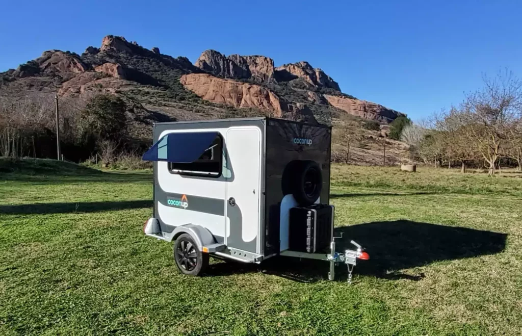 coconup petite mini caravane cellule amovible concept solution camping voyage aventure tente de toit exterieur 01