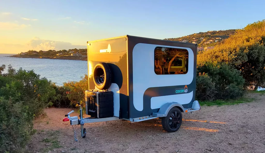 coconup petite mini caravane cellule amovible concept solution camping voyage aventure tente de toit exterieur 02