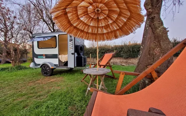 coconup petite mini caravane cellule amovible concept solution camping voyage aventure tente de toit exterieur 04