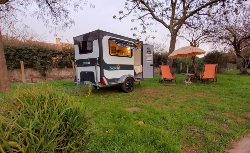 coconup petite mini caravane cellule amovible concept solution camping voyage aventure tente de toit exterieur 06