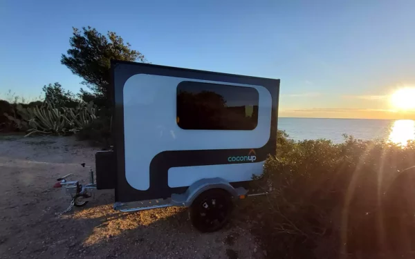 coconup petite mini caravane cellule amovible concept solution camping voyage aventure tente de toit exterieur 07